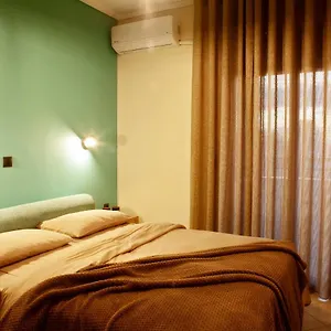 Designer Close To The Center + Free Parking Apartment